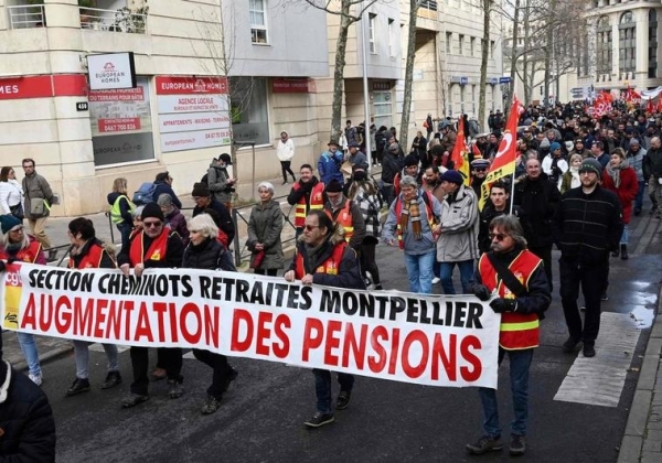 Los franceses protestan de nuevo contra la reforma de las pensiones de Macron