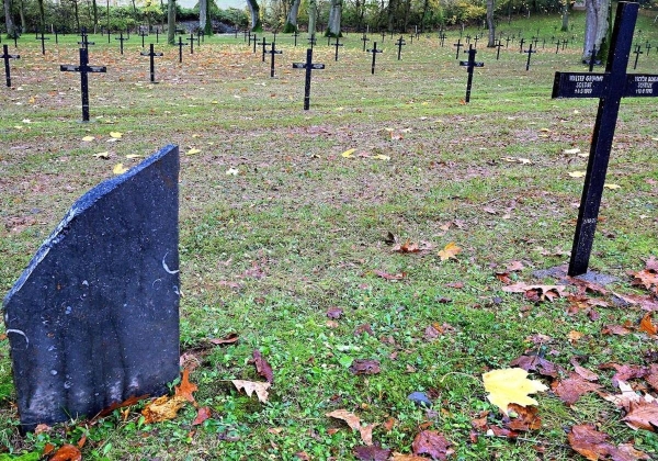 Vandalizan diez tumbas judías en un cementerio militar alemán en Francia