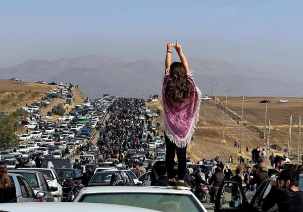 Irán indulta a 22.000 personas detenidas por participar en las protestas
